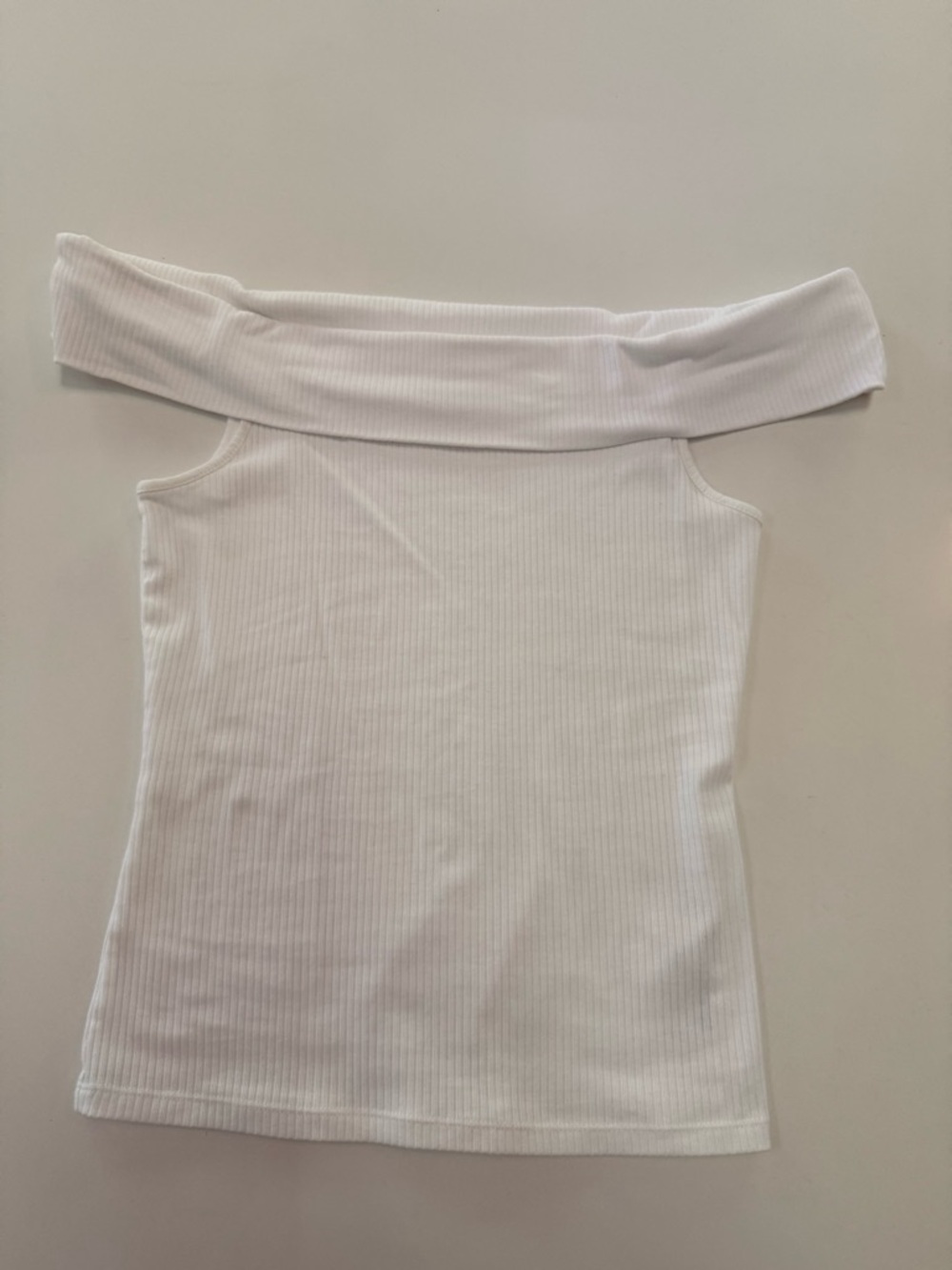 Off-Shoulder Ribbed White Shirt - Picture 4 of 8